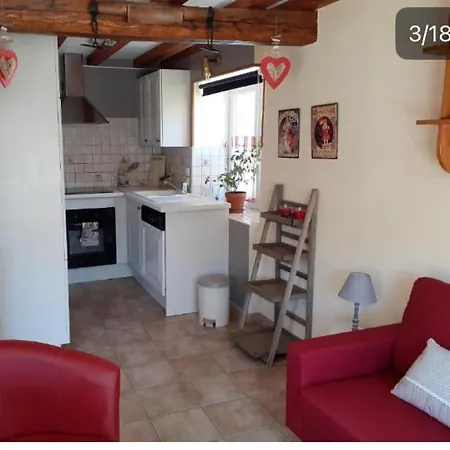 Du Gros Pommier بيت للعطل *